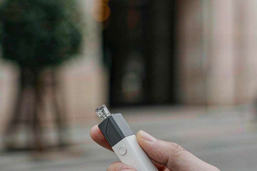 Buyer's Guide to Elektronna Ya Sisgareta in Athens — Spring catalog