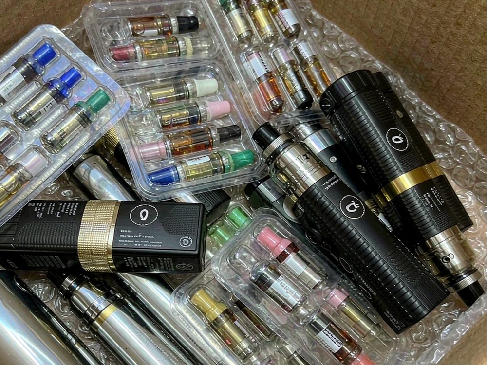 Buyer's Guide to Elektronna Ya Sisgareta products in Athens — bulk case