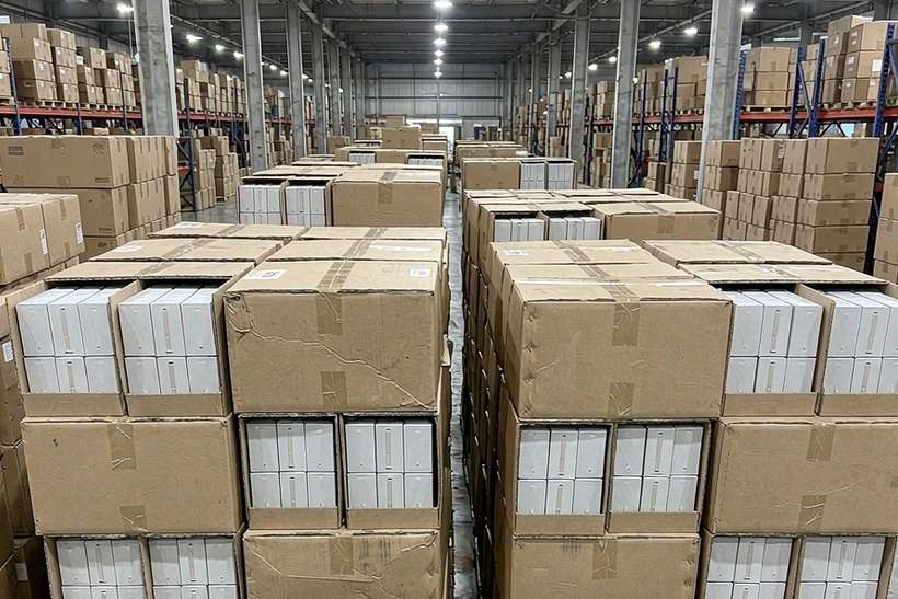 Case Study: Elektronna Ya Sisgareta hardware — US warehouse