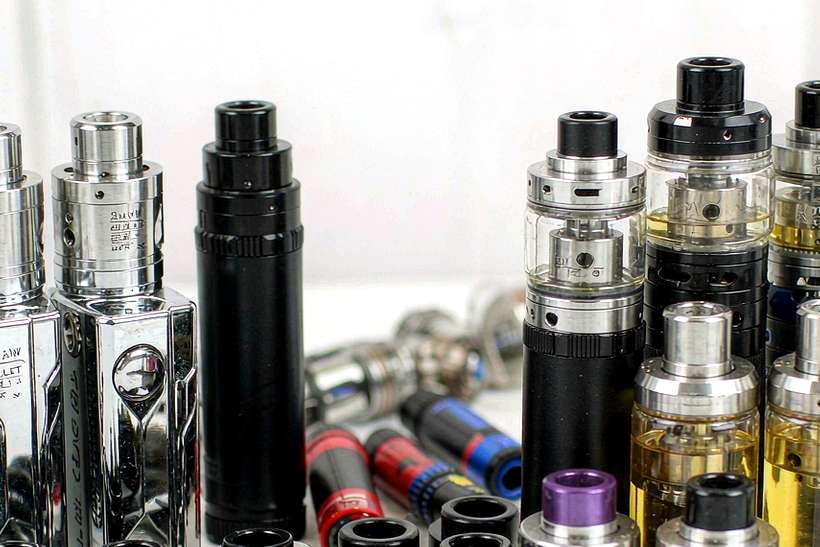 Compliance Notes for Elektronna Ya Sisgareta products in Athens — Winter special