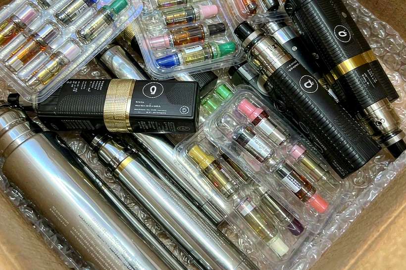 Glossary of Elektronna Ya Sisgareta products in Athens — small parcel