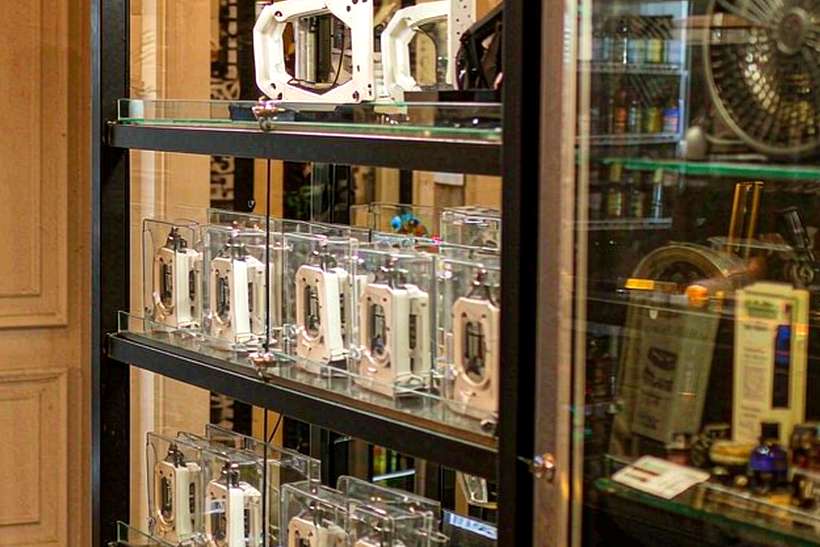 How to Store Elektronna Ya Sisgareta in Athens — EU stock