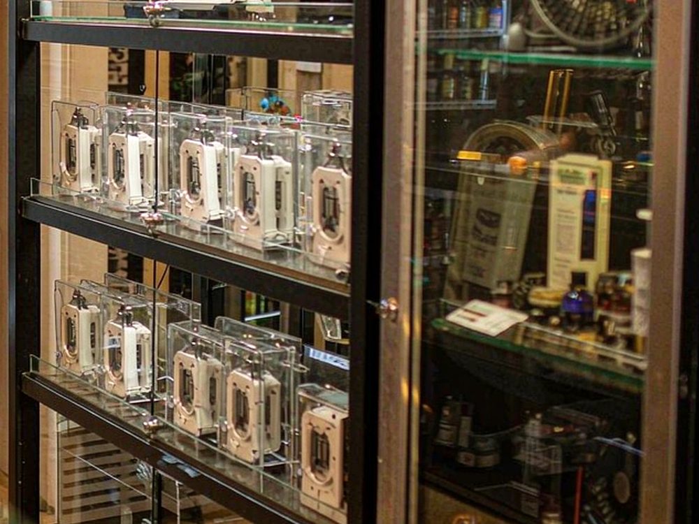 Launch Plan for Elektronna Ya Sisgareta bundles — budget tier