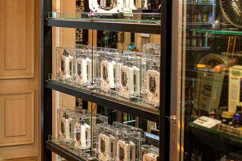 Launch Plan for Elektronna Ya Sisgareta hardware — Autumn stock