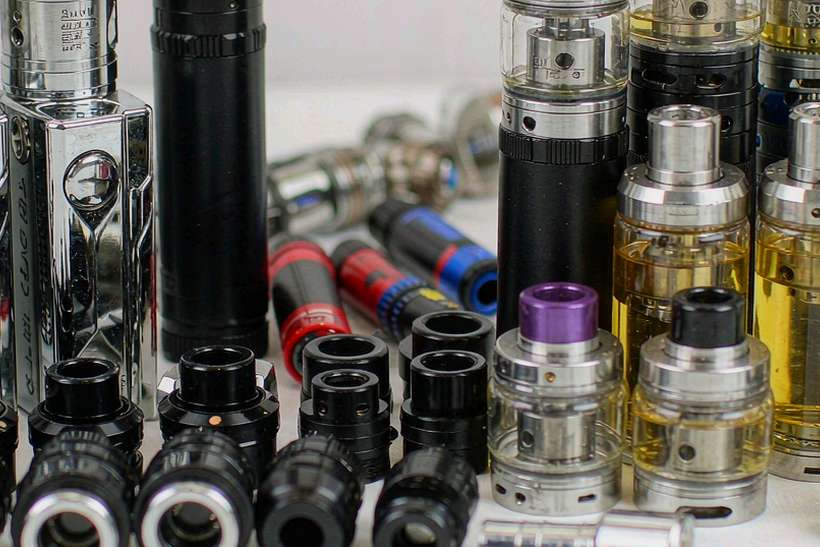 Launch Plan for Elektronna Ya Sisgareta hardware — small parcel