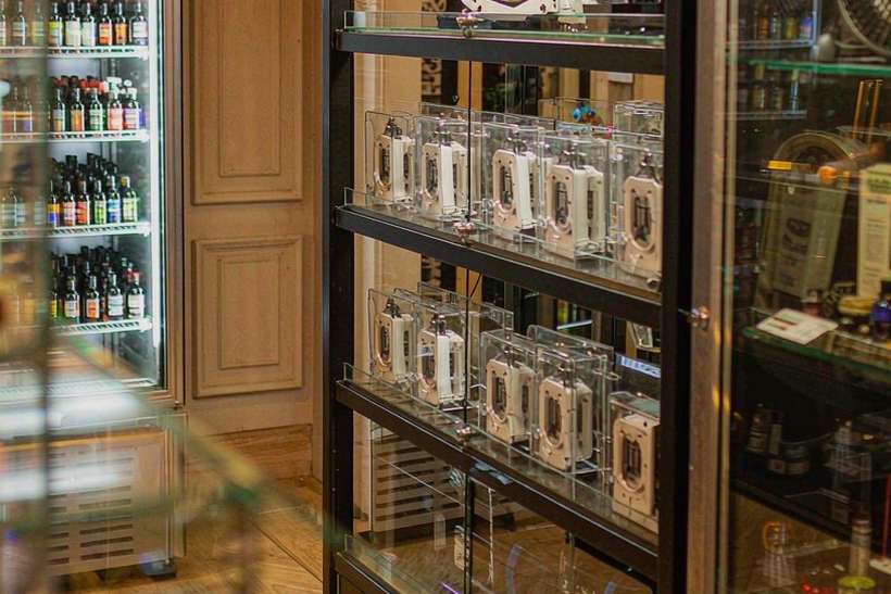 Launch Plan for Elektronna Ya Sisgareta hardware — US warehouse