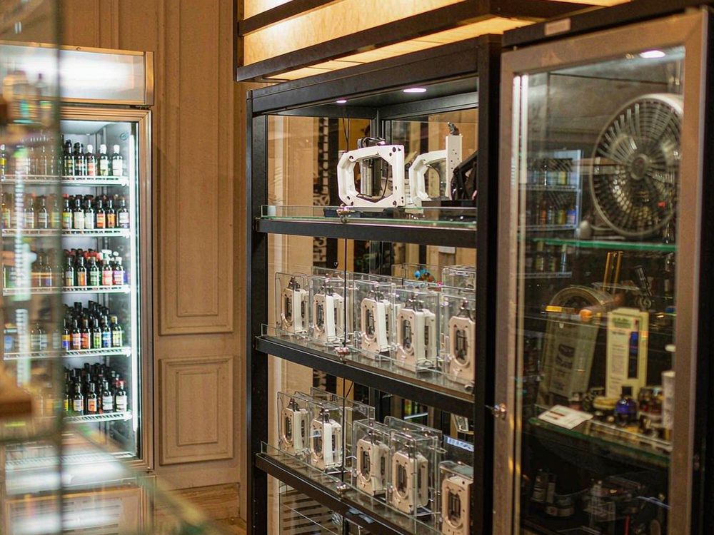 MOQ and Lead Time for Elektronna Ya Sisgareta products in Athens — wholesale only