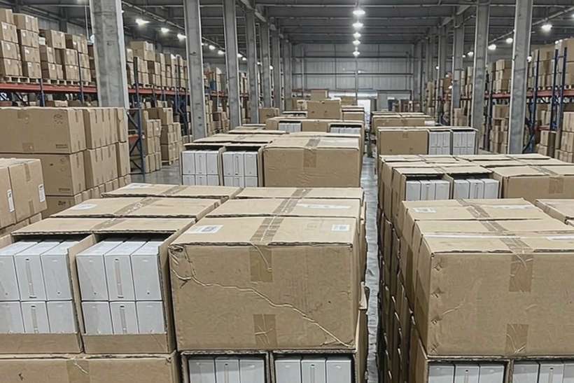 Restocking Elektronna Ya Sisgareta bundles — container load
