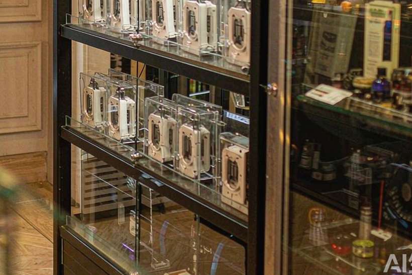 Restocking Elektronna Ya Sisgareta hardware — Middle East
