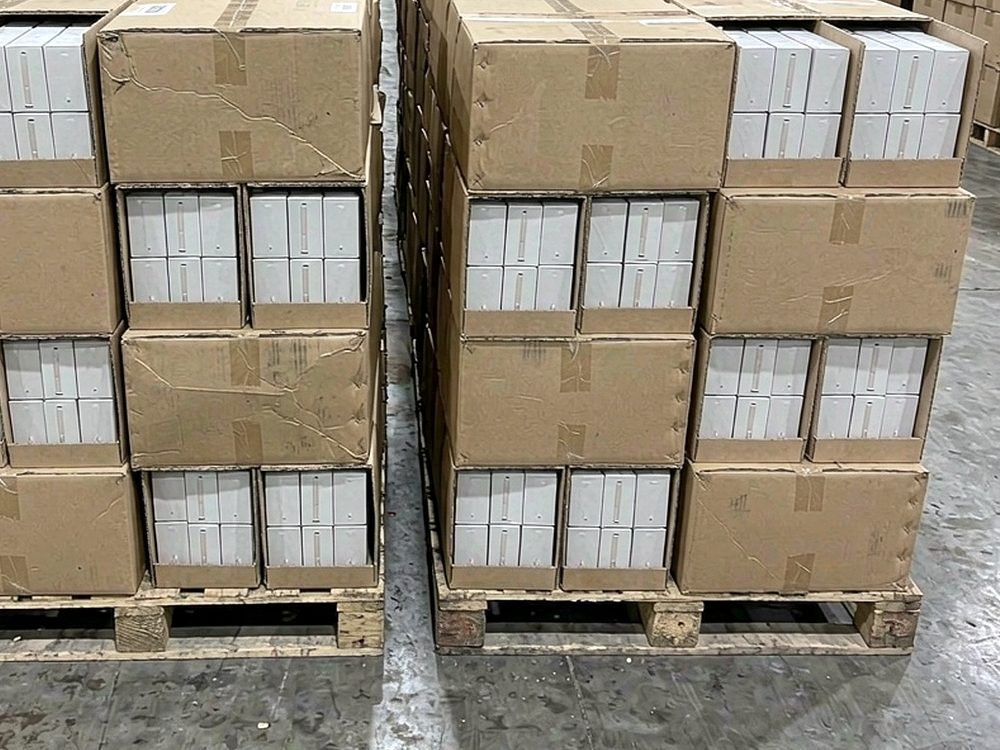 Restocking Elektronna Ya Sisgareta products in Athens — premium tier