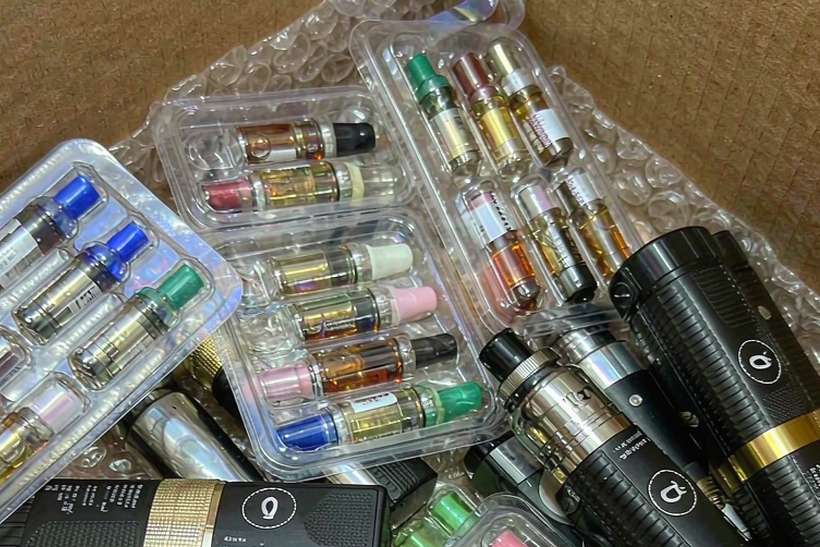 Sourcing Report on Elektronna Ya Sisgareta in Athens — limited batch