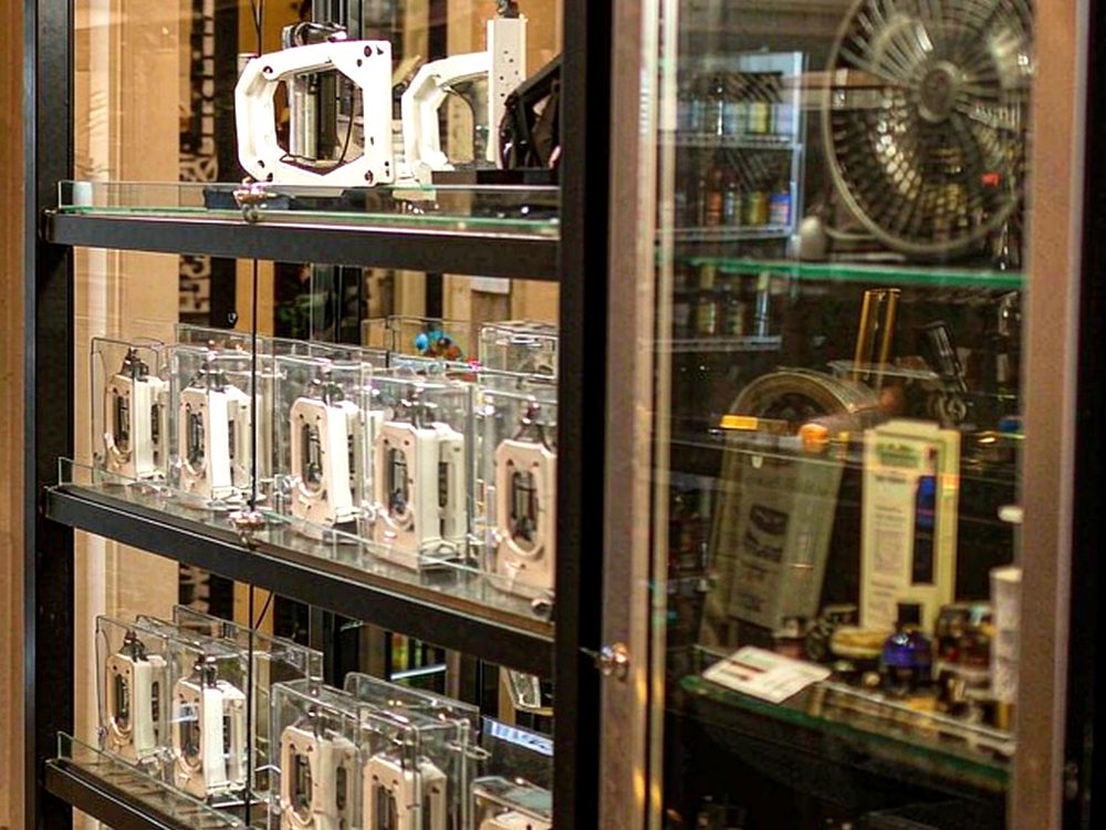 Sourcing Report on Elektronna Ya Sisgareta in Athens — new arrivals