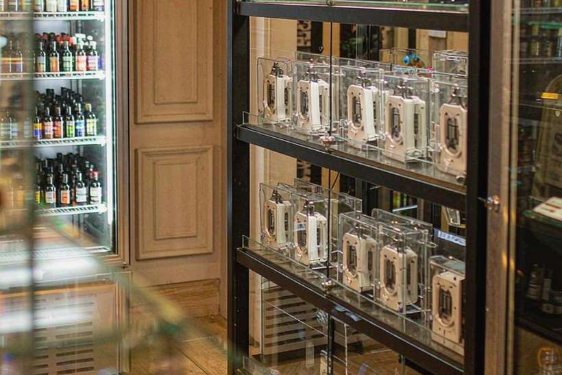 Sourcing Report on Elektronna Ya Sisgareta in Athens — OEM available