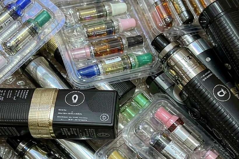 Sourcing Report on Elektronna Ya Sisgareta in Athens — small parcel