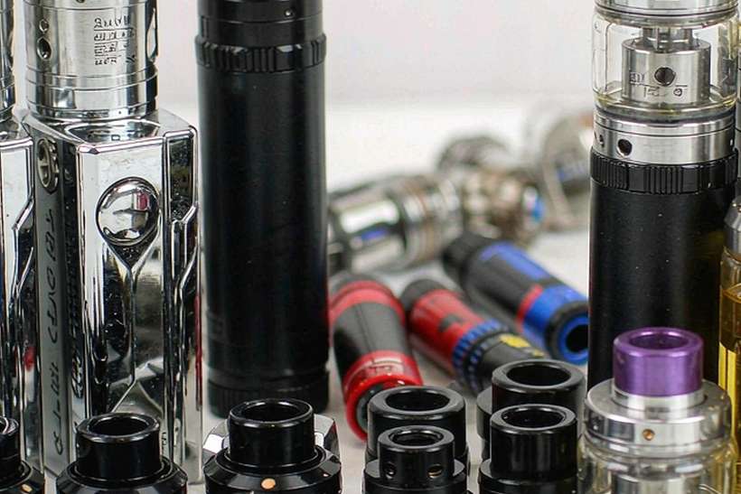 Sourcing Report on Elektronna Ya Sisgareta products in Athens — Asia Pacific