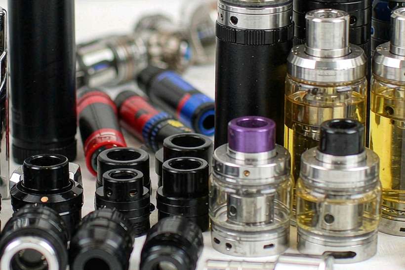 Sourcing Report on Elektronna Ya Sisgareta products in Athens — US warehouse