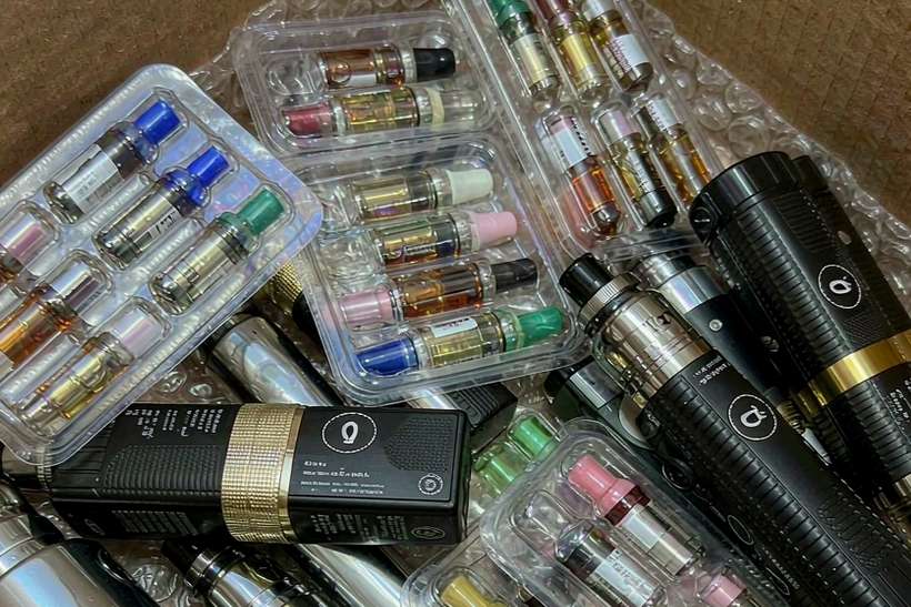 Sourcing Report on Elektronna Ya Sisgareta tanks — limited batch