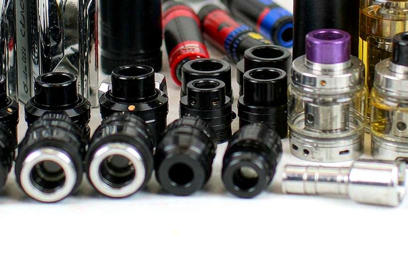 Trend Report on Elektronna Ya Sisgareta tanks — container load
