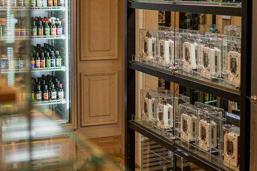 Warehouse Options for Athens Elektronna Ya Sisgareta — Middle East