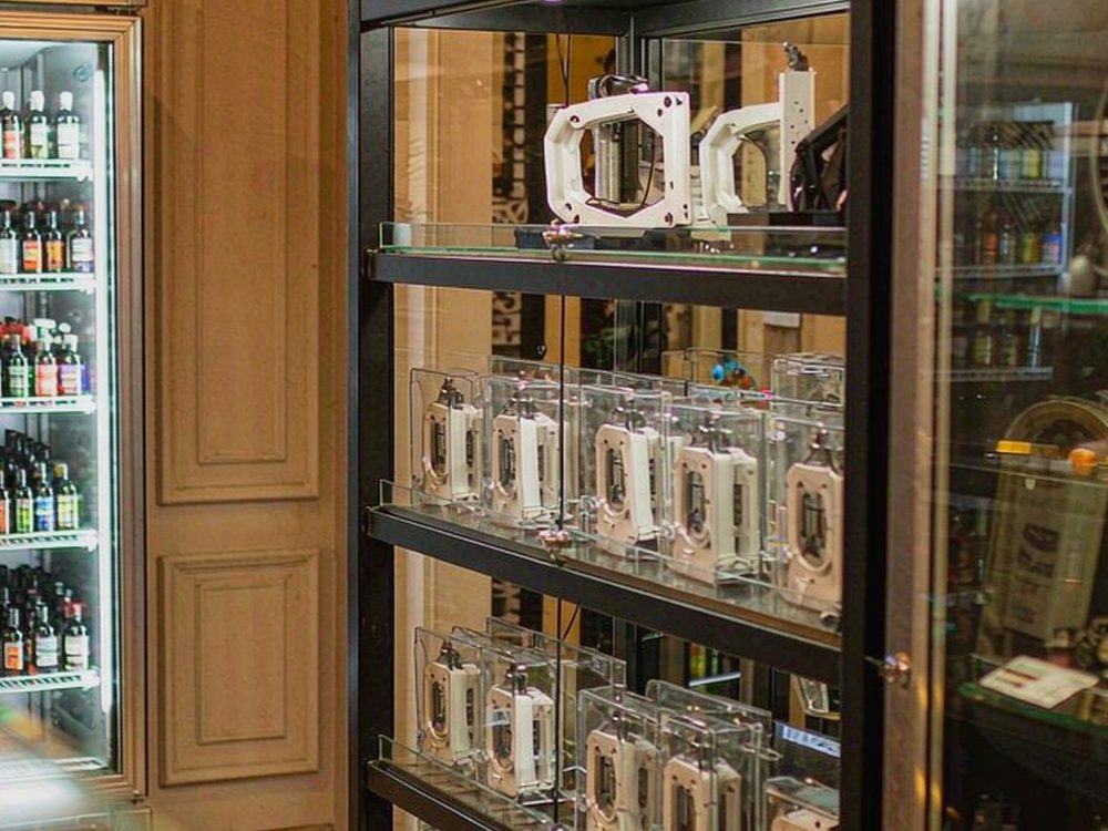 Warehouse Options for Elektronna Ya Sisgareta hardware — premium tier