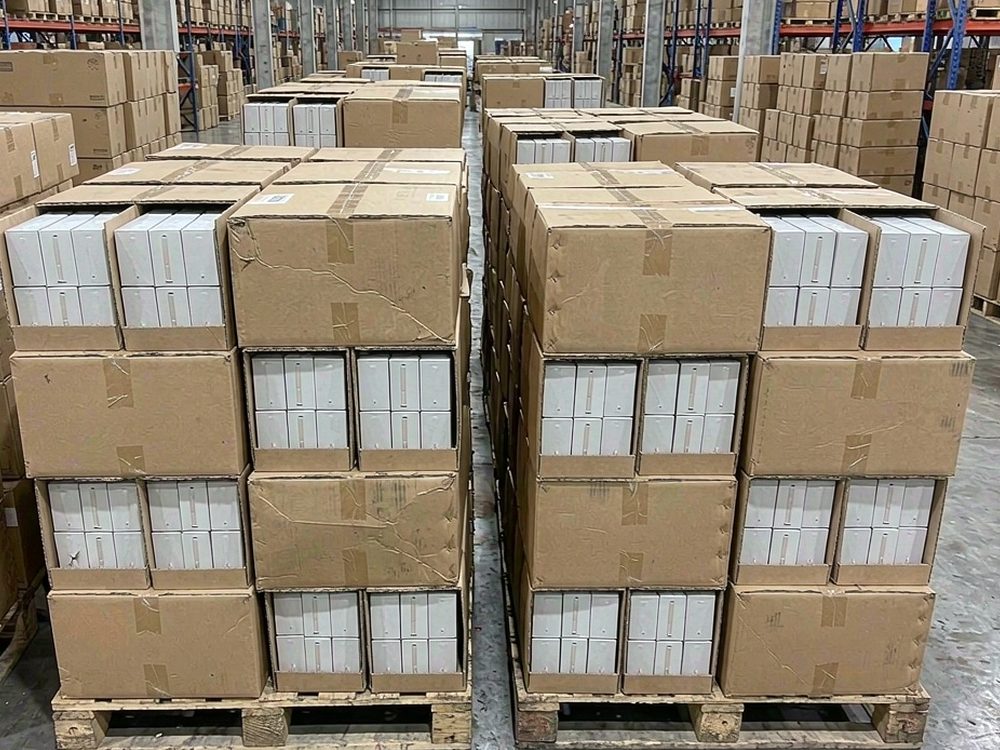 Warehouse Options for Elektronna Ya Sisgareta products in Athens — premium tier