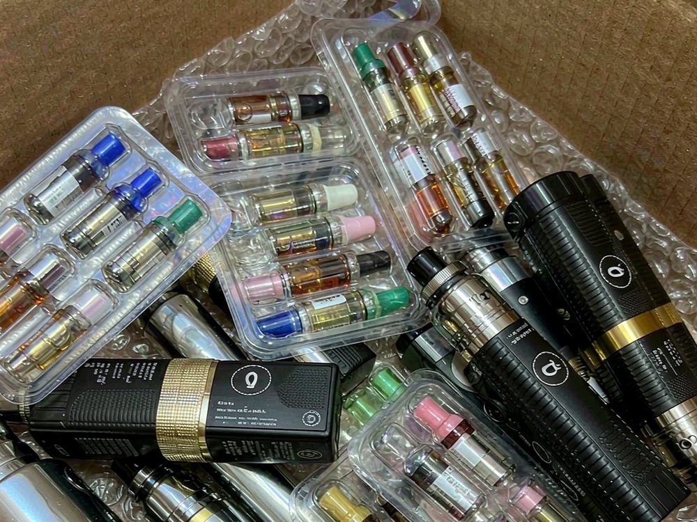 Wholesale Elektronna Ya Sisgareta products in Athens — bulk case